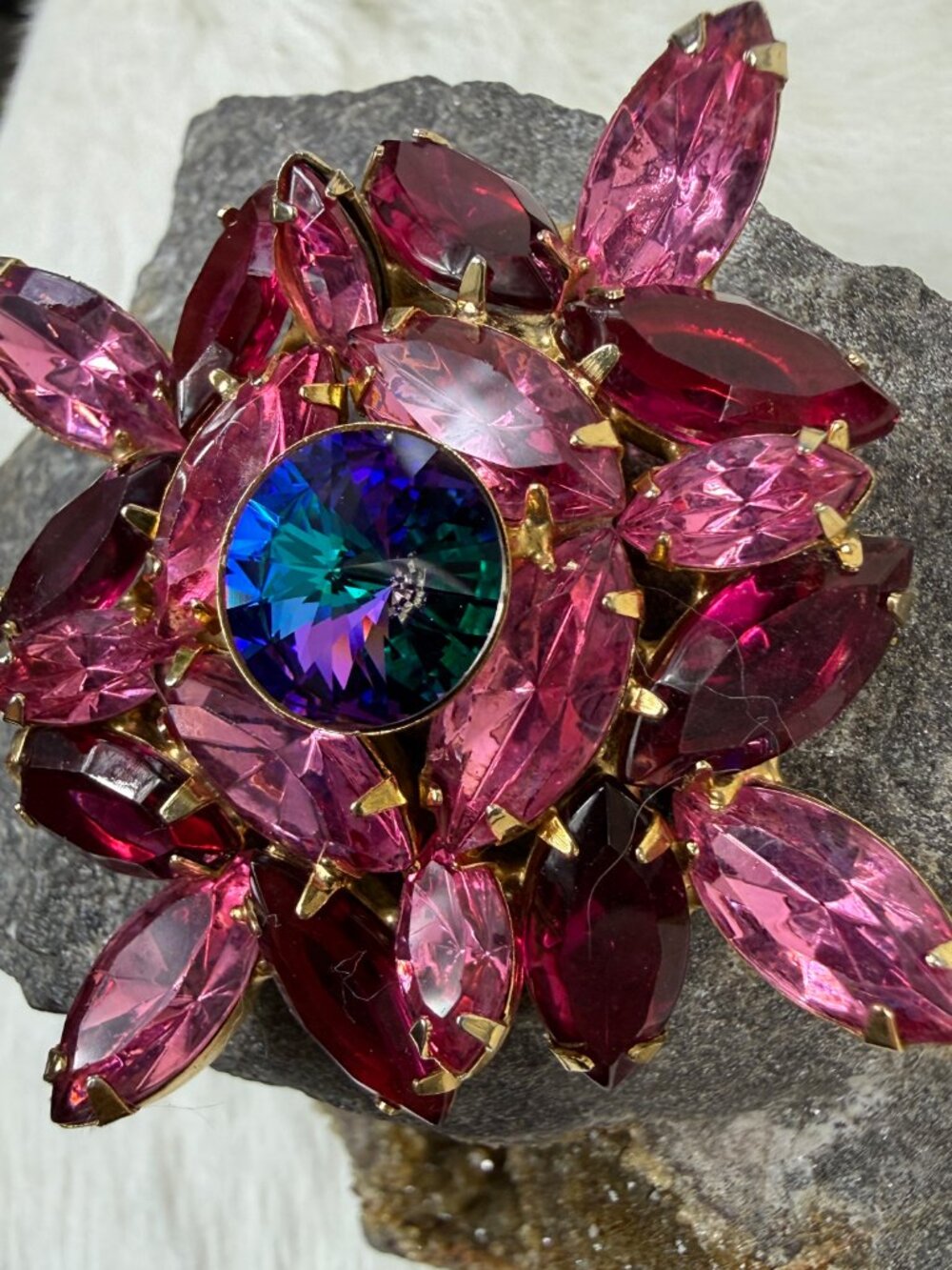 Vintage Blue/Purple Rivoli & Pink Ombre Rhinestone Gold Tone Brooch - Picture 3 of 9